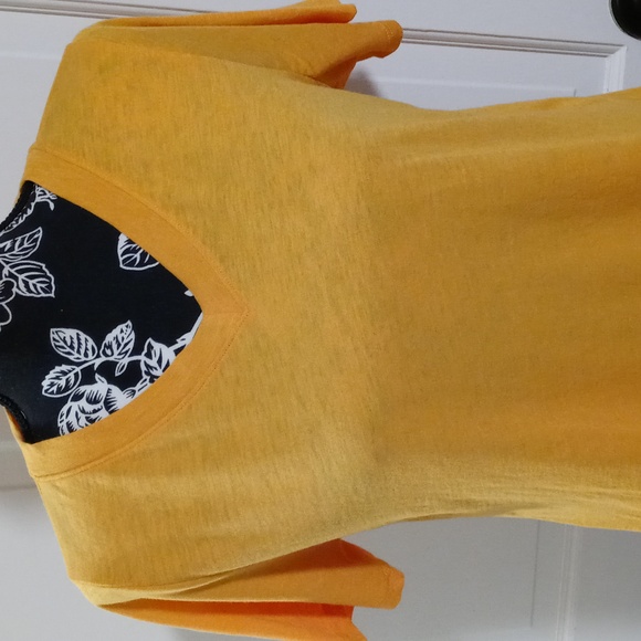 🆕️ 🌞Eileen Fisher🌞 - Mango S/S V-Neck Tee - Picture 4 of 7